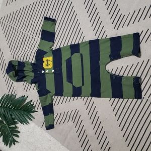 👶🏾Gently worn boys "Carter's" 1 piece jumpsuit size 12m